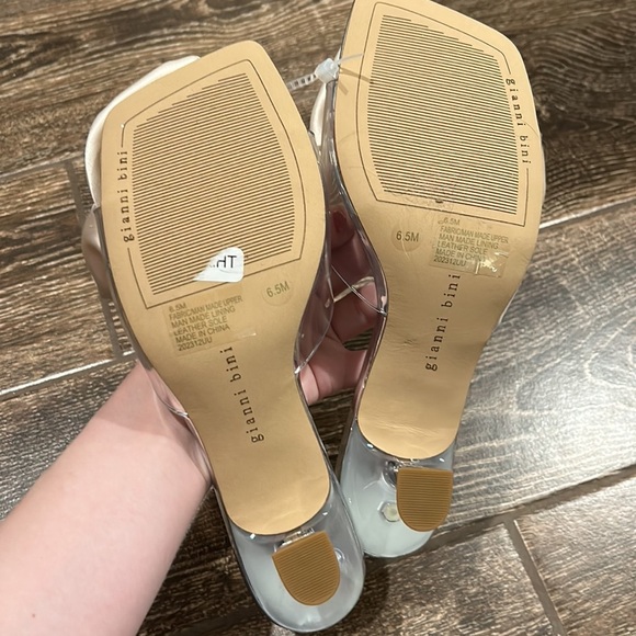 Gianni Bini Alana Clear Flower Dress Sandals - Picture 8 of 10